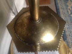 Alfred Bucknell. An exceptional Arts and Crafts hand made brass table lamp with a Heron. - Thumbnail 12