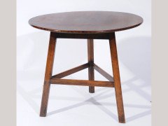 Heals of London. A rare oak cricket table - Thumbnail 1