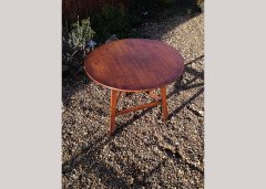 Heals of London. A rare oak cricket table - Thumbnail 3