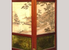 E W Godwin (attributed). A mahogany four-fold screen, bevel glazed, with woven silk and velvet panel - Thumbnail 2