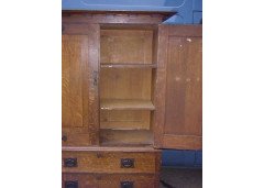 Ambrose Heal for Heals of London. A superb quality Arts and Crafts 1/4 sawn oak linen press - Thumbnail 3