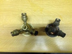 Two small brass three-branch ceiling lights - Thumbnail 2