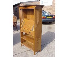 Harris Lebus. an Arts and Crafts Bureau Bookcase in the Glasgow Style - Thumbnail 2