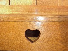A well designed good quality Arts and Crafts oak settle - Thumbnail 2