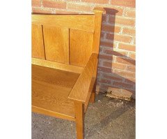 A well designed good quality Arts and Crafts oak settle - Thumbnail 3