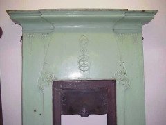 An Arts and Crafts Glasgow Style cast iron fireplace - Thumbnail 2