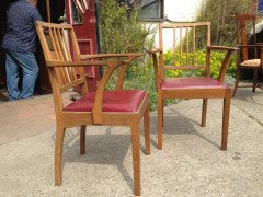 Edward Barnsley. A super quality pair of Cotswold style oak armchair - Thumbnail 3
