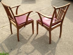 Edward Barnsley. A super quality pair of Cotswold style oak armchair - Thumbnail 4