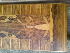 Gordon Russell. A figured yew wood coffee table - Thumbnail 4