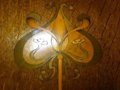 Wylie and Lochhead. A top quality Glasgow School Arts and Crafts oak bedroom pair with 3/4 wardrobe and 4' 6" double bed. - Thumbnail 4
