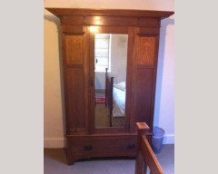 Wylie and Lochhead. A top quality Glasgow School Arts and Crafts oak bedroom pair with 3/4 wardrobe and 4' 6" double bed. - Thumbnail 6