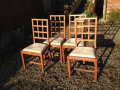 Heals of London. A set of four Arts and Crafts oak lattice back dining chairs - Thumbnail 2