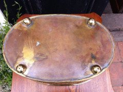 Margaret Gilmour (possibly). A good Glasgow school brass planter with embossed kissing birds in the style of Talwin Morris - Thumbnail 7