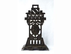Robbins and Co. An Anglo-Japanese cast iron stickstand with floral decor - Thumbnail 2