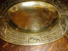 Margaret Gilmour (attributed). An oval Glasgow School brass tray - Thumbnail 3