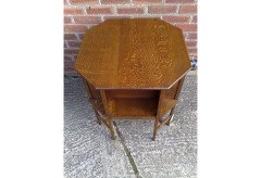 Heals of London. Arts and Crafts oak octagonal side table - Thumbnail 2