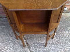 Heals of London. Arts and Crafts oak octagonal side table - Thumbnail 4
