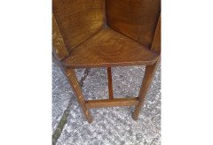 Heals of London. Arts and Crafts oak octagonal side table - Thumbnail 5