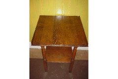 Heals of London. A pair of Heals and Son oak Arts and Crafts side tables. - Thumbnail 2