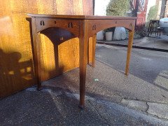 E A Taylor for Wylie and Lochhead. A top quality Glasgow School Arts and Crafts quarter sawn oak oblong table - Thumbnail 3