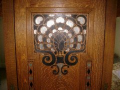 Heals of London. An oak Arts and Crafts wardrobe - Thumbnail 2