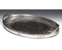 Margaret Gilmour. A good Glasgow school silver plated tray with embossed butterflies - Thumbnail 1