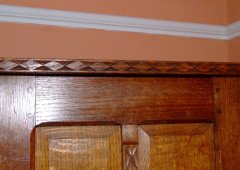 Romney Green. A Cotswold School hanging corner cabinet - Thumbnail 4