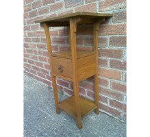 E W Godwin for William Watt. A rare and important Anglo-Japanese golden oak sidetable - Thumbnail 3