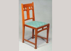 Birmingham Guild of Handicraft. A set of four oak and chequer line inlaid side chairs - Thumbnail 2