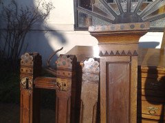A Set of Good Gothic Revival Oak Inlaid Stair Posts - Thumbnail 3