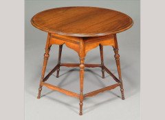 Collinson and Lock. A near pair of walnut and line inlaid circular centre tables - Thumbnail 1