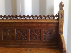 Bruce Talbert for Gillows. A fine Gothic Revival 1/4 sawn oak bookcase - Thumbnail 9