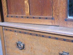 Goodhall, Lambs and Heighway. A Glasgow School Arts and Crafts oak treble wardrobe in the manner of M H Baillie Scott - Thumbnail 6