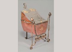 An Arts and Crafts hammered copper coal box and cover - Thumbnail 1