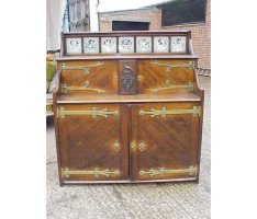 John Pollard Seddon (manner). A Reformed Gothic oak side cabinet - Thumbnail 1