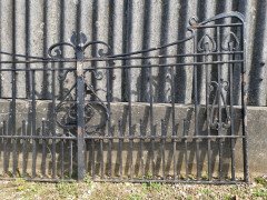 Henry Barton & Co. A rare pair of Arts & Crafts Master Craftsman's hand forged gate - Thumbnail 4