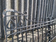 Henry Barton & Co. A rare pair of Arts & Crafts Master Craftsman's hand forged gate - Thumbnail 8
