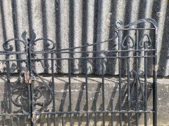 Henry Barton & Co. A rare pair of Arts & Crafts Master Craftsman's hand forged gate - Thumbnail 11