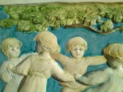 Ellen Mary Rope. A Dellia Robbia wall plaque - Thumbnail 5