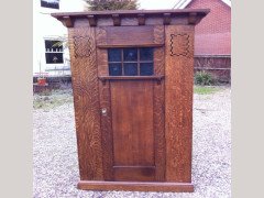 M H Baillie Scott (attributed). An Arts and Crafts single wardrobe - Thumbnail 2