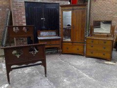 Maple & Co., an Arts and Crafts Oak Bedroom Suite - Thumbnail 6