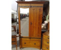 Maple & Co., an Arts and Crafts Oak Bedroom Suite - Thumbnail 3