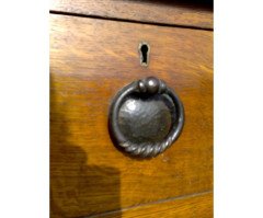Maple & Co., an Arts and Crafts Oak Bedroom Suite - Thumbnail 9