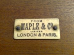Maple and Co. An Arts and Crafts oak bedroom suite - Thumbnail 15
