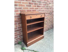 Liberty and Co. An Arts and Crafts oak adjustable bookcase - Thumbnail 3