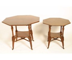 A walnut centre table circa 1880 - Thumbnail 1