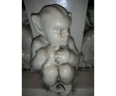 Leftco. A humorous planter with four little Elves - Thumbnail 4