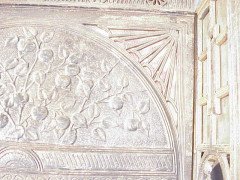 Thomas Jeckyll for Barnard Bishop and Barnard. An Anglo-Japanese cast iron overmantle - Thumbnail 5