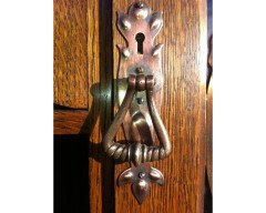 Shapland and Petter (attributed). A good Arts and Crafts oak bookcase - Thumbnail 10