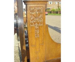 Liberty and Co. An oak Arts and Crafts three piece bedroom suite - Thumbnail 6